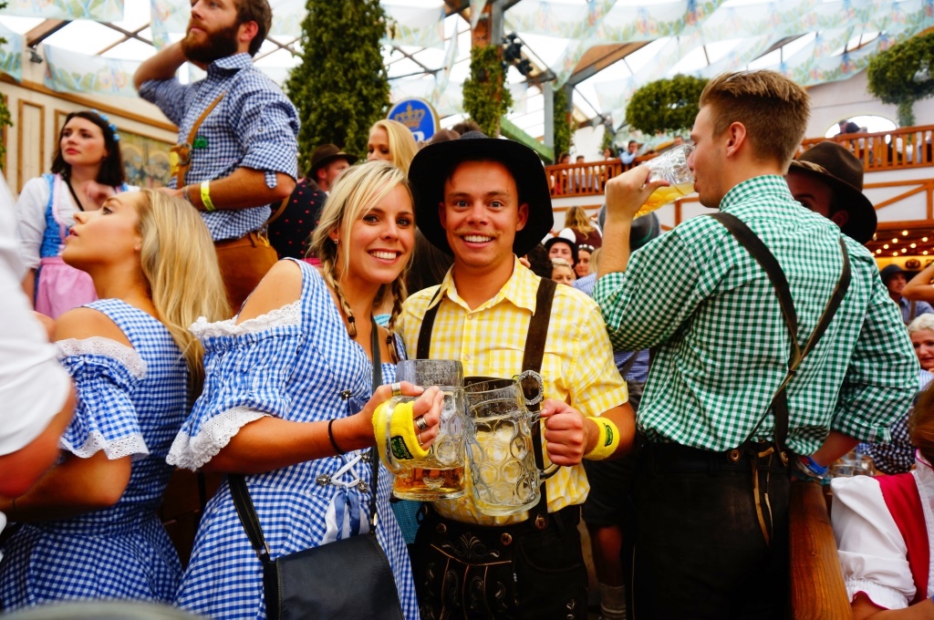 smith-nude-chubby-oktoberfest-chuncky